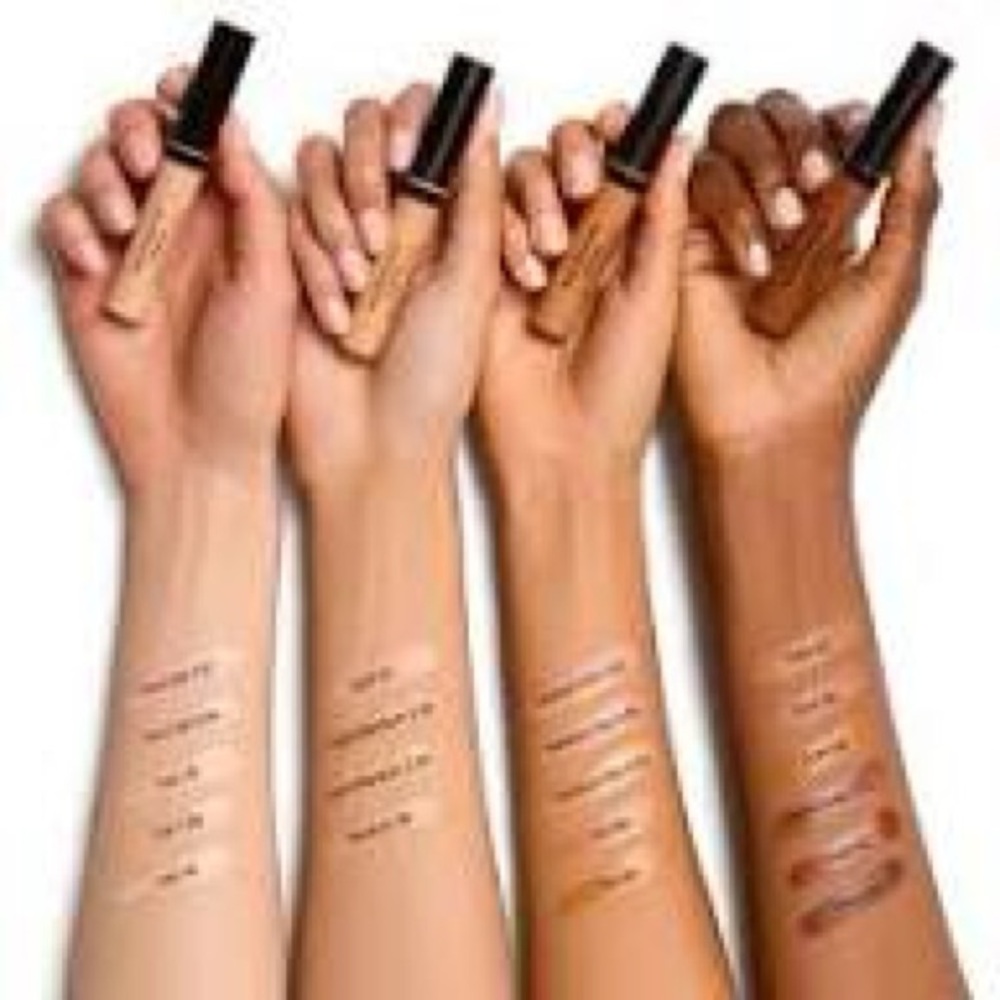 bareMinerals Original Liquid Mineral Concealer in color: Fair 1C